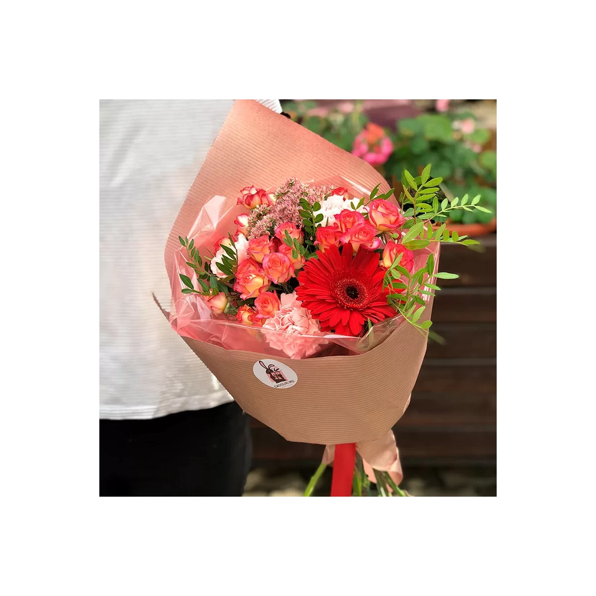 Buchet cu trandafir și gerbera fotografie