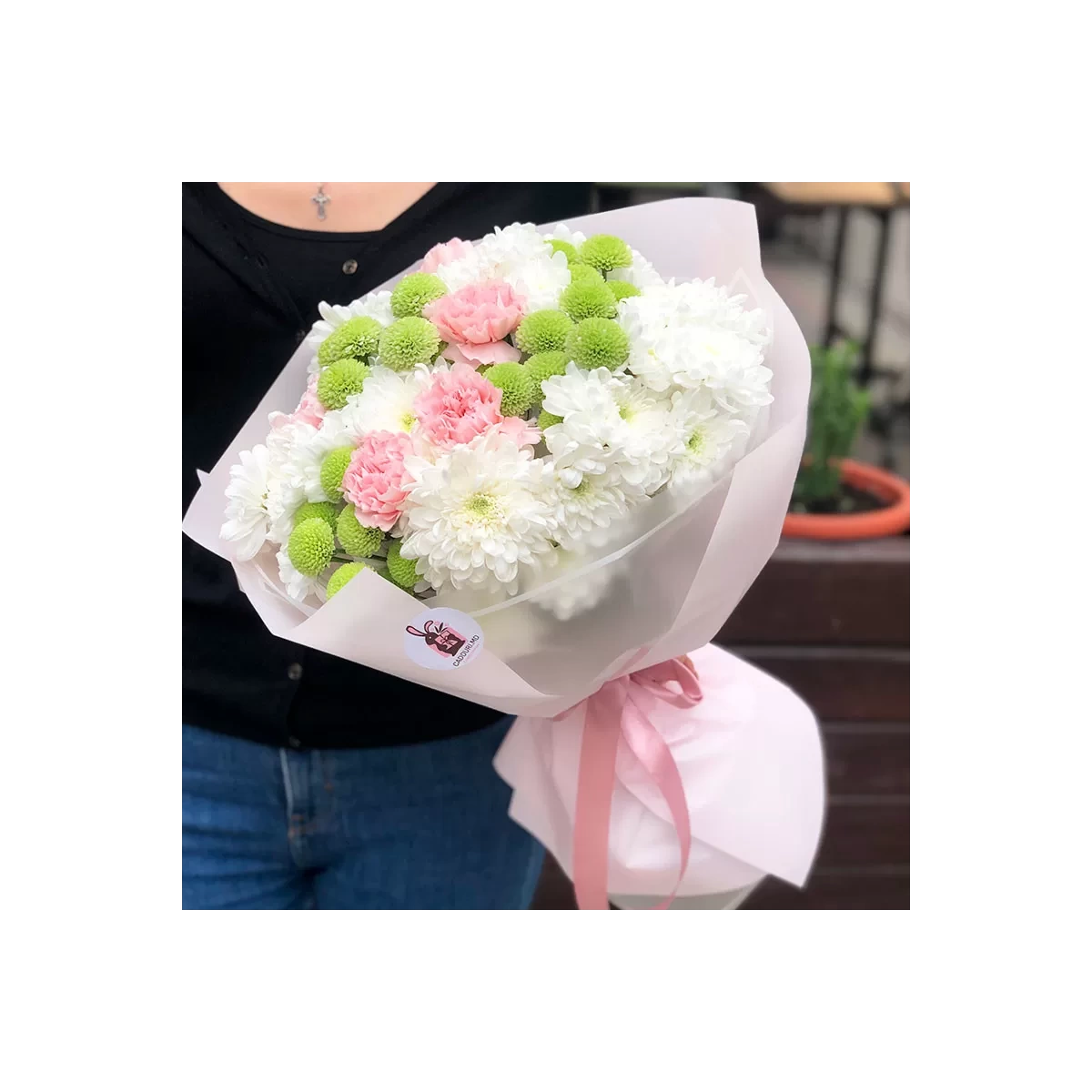 Bouquet with white chrysanthemums and carnations photo