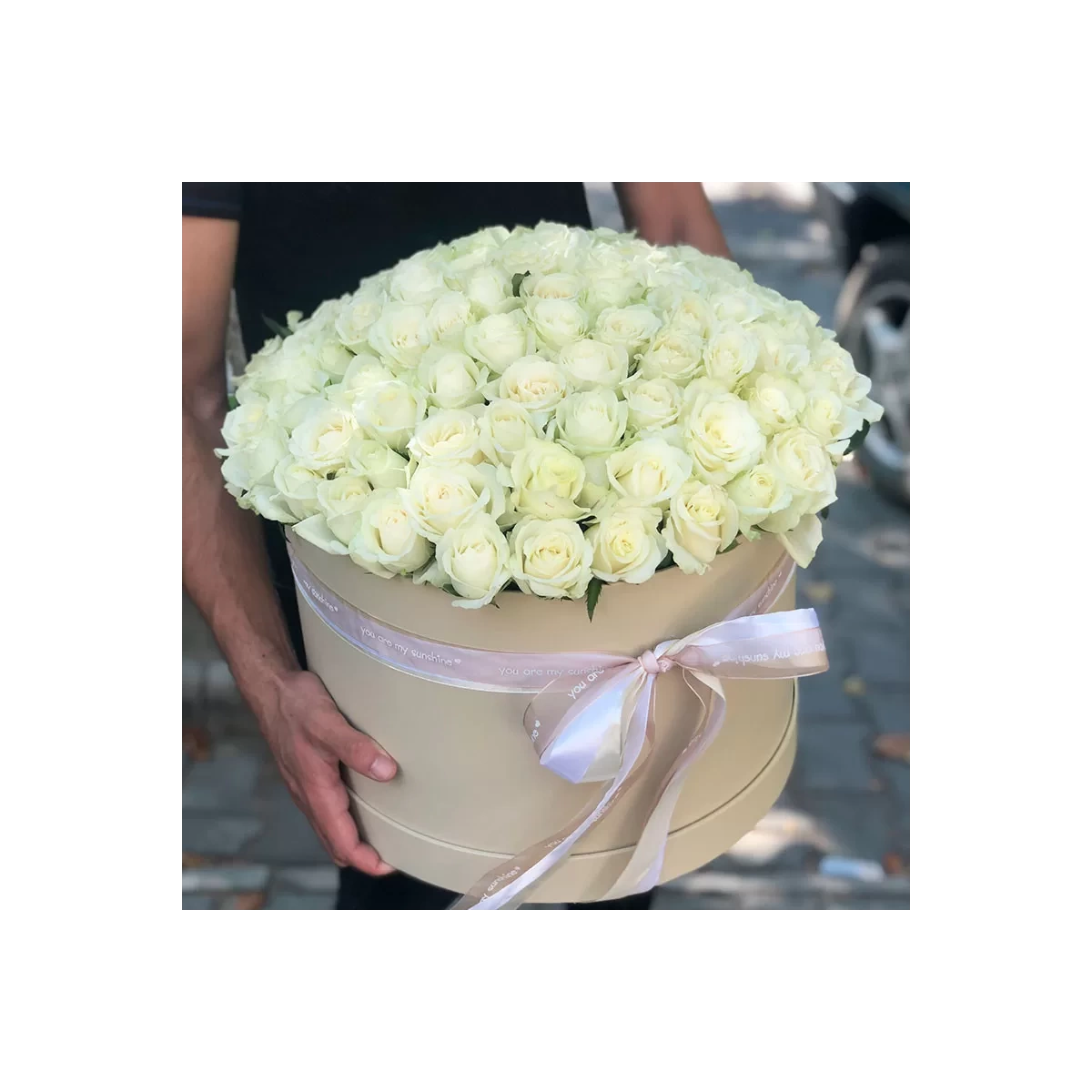 101 white roses in box photo
