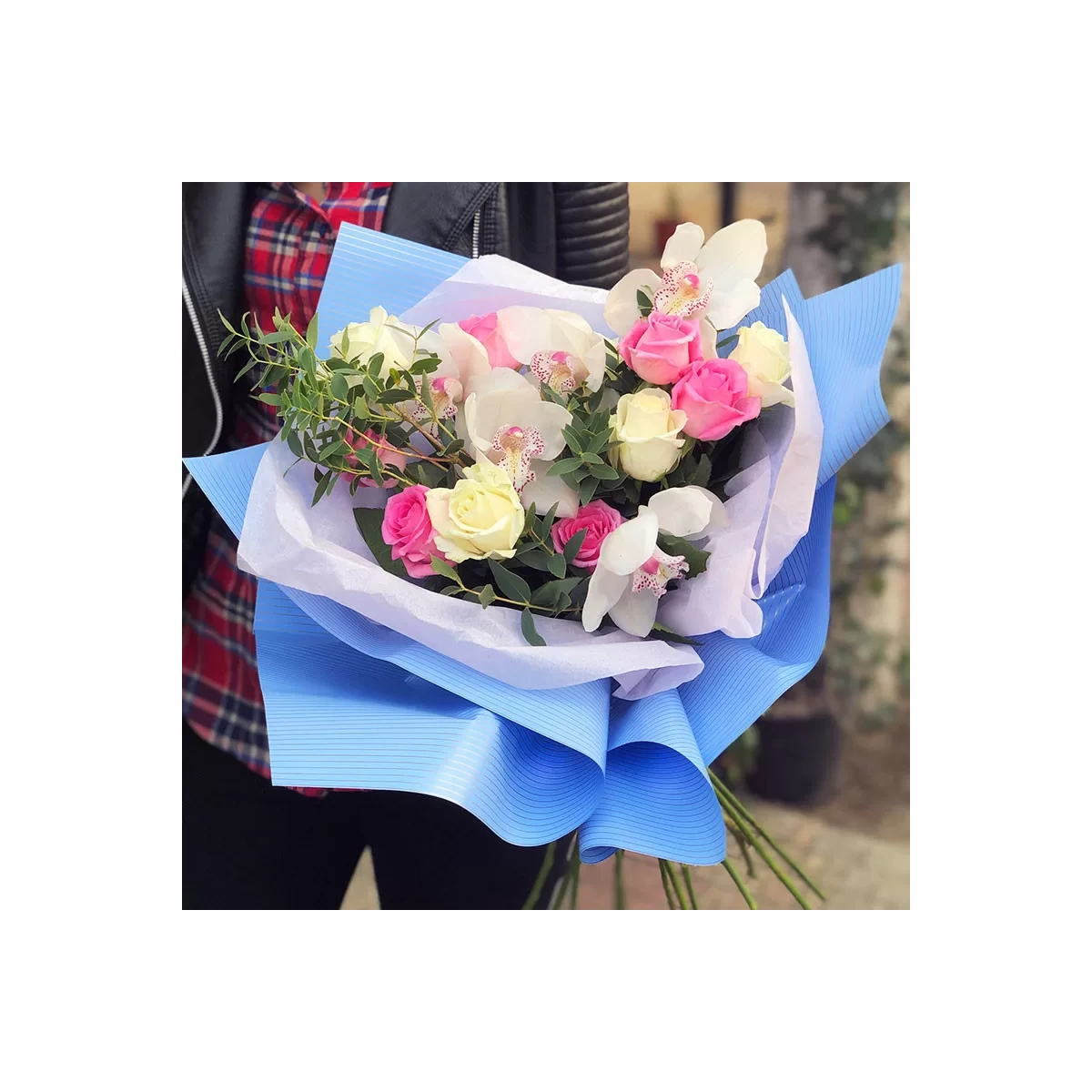 Bouquet of white orchids and roses photo