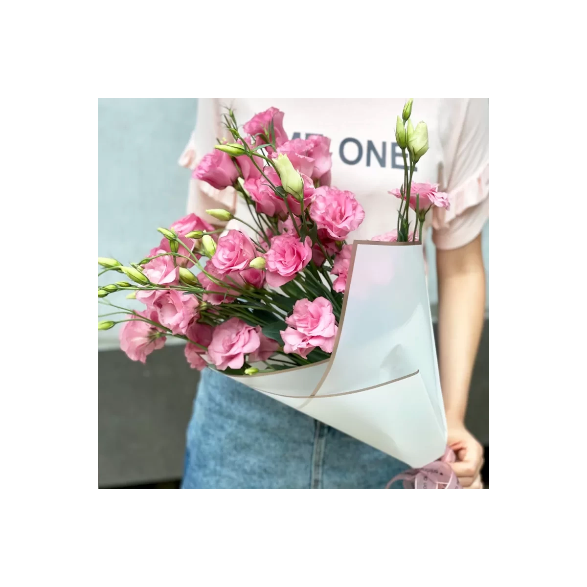 Buy delicate bouquet of roses with delivery Chisinau, Moldova