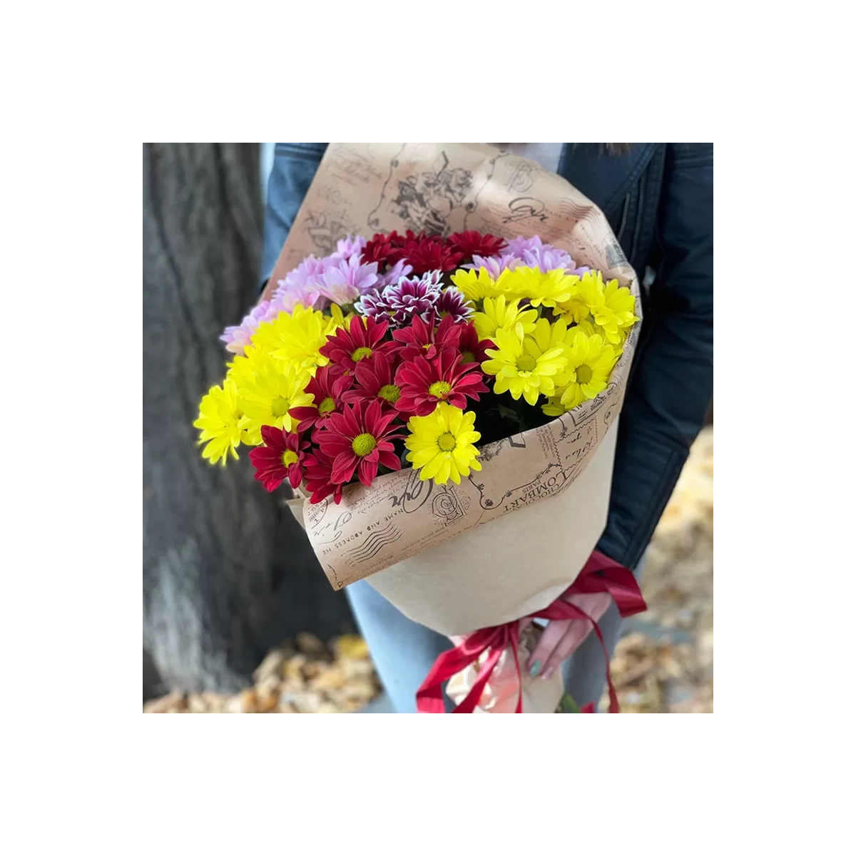 Cumpără buchet de crizanteme colorate cu livrare în Chișinău, Moldova