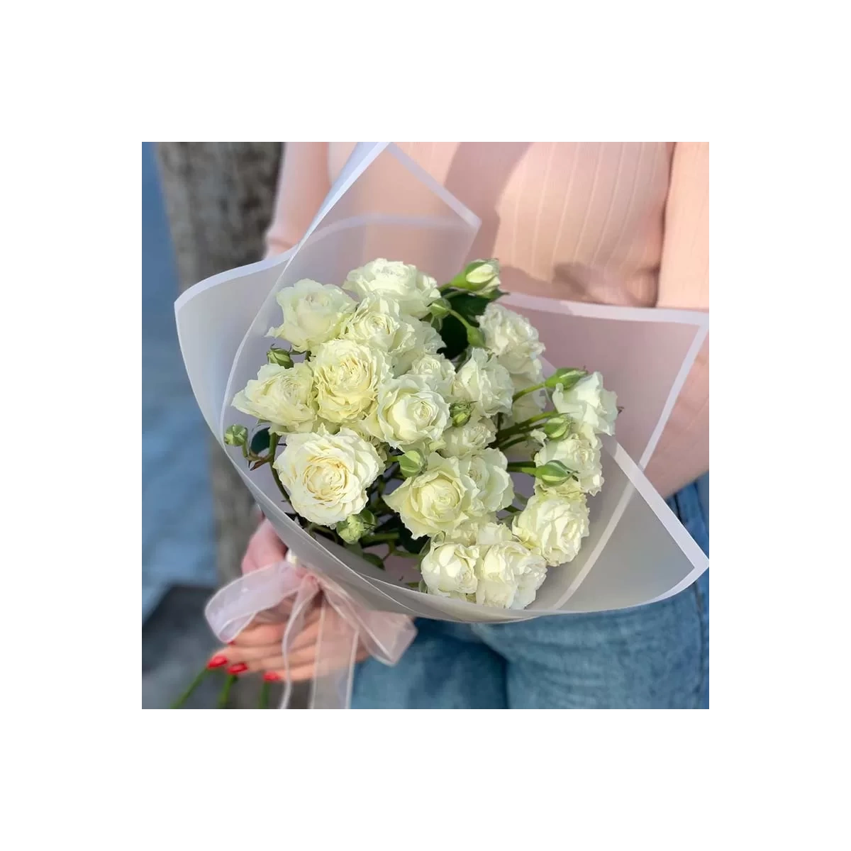 Bouquet of White Spray Roses