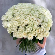 букет из 101 белой розы 60 см фото