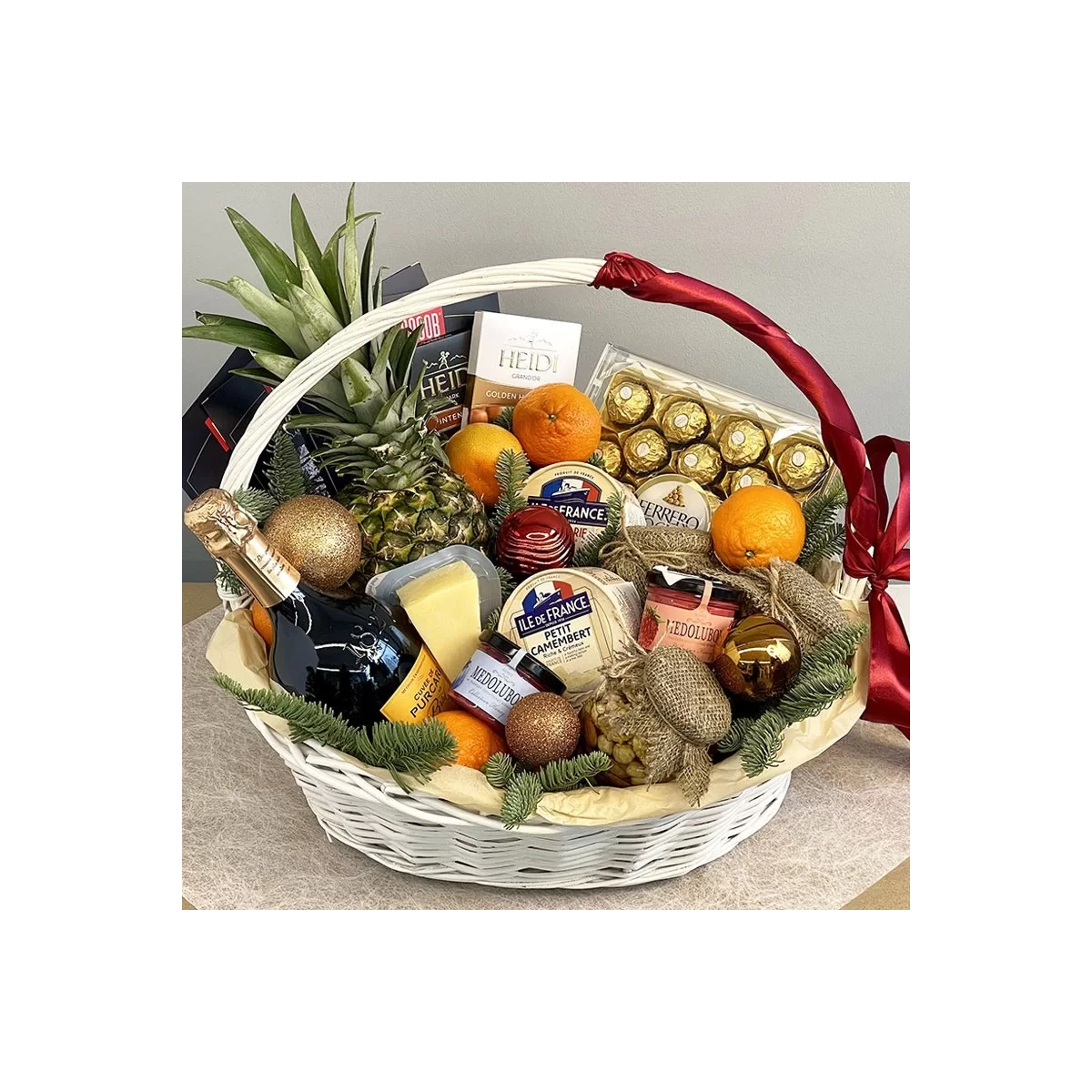 Buy huge gift basket online with delivery Chisinau, Moldova