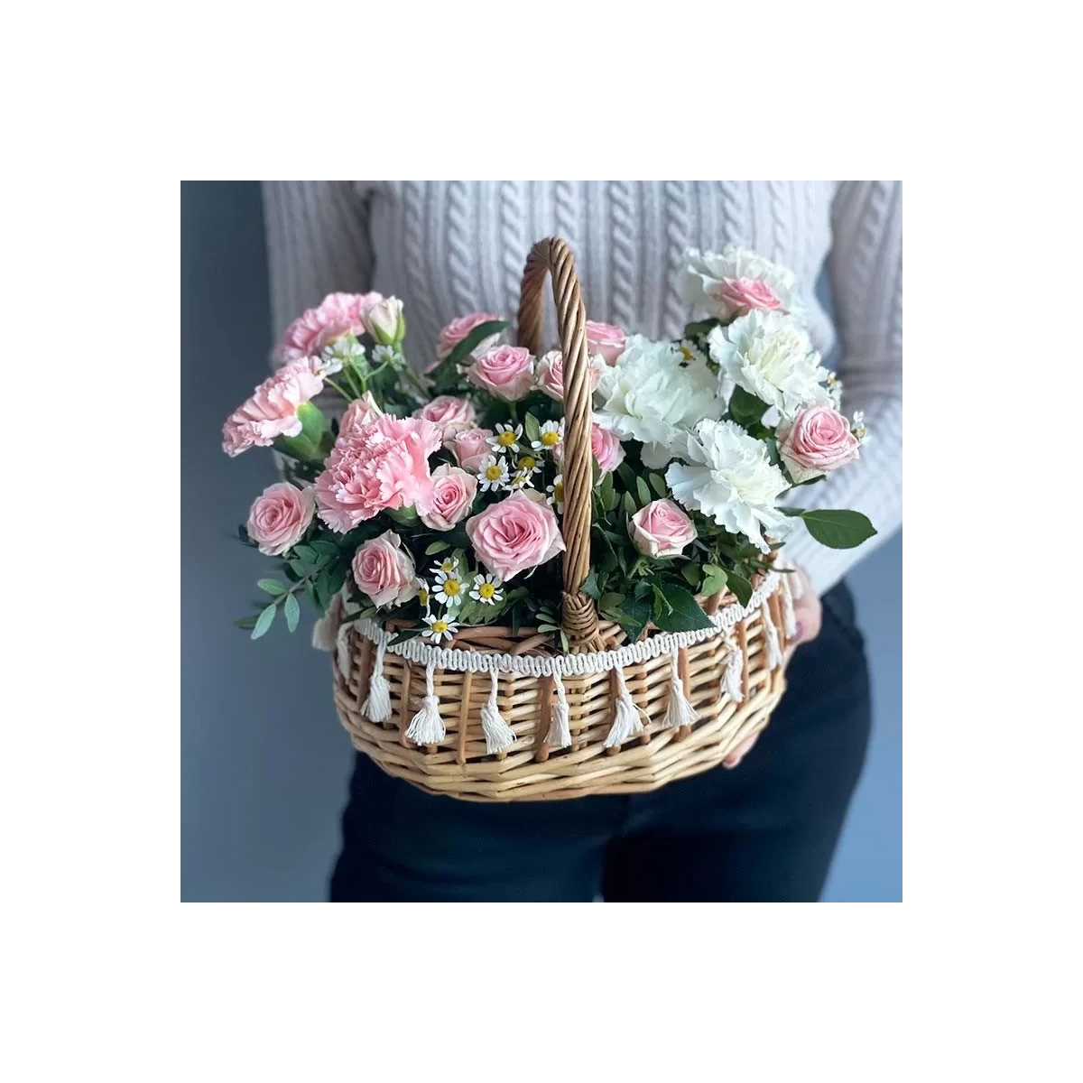 Flower Basket "Special & Delicate"