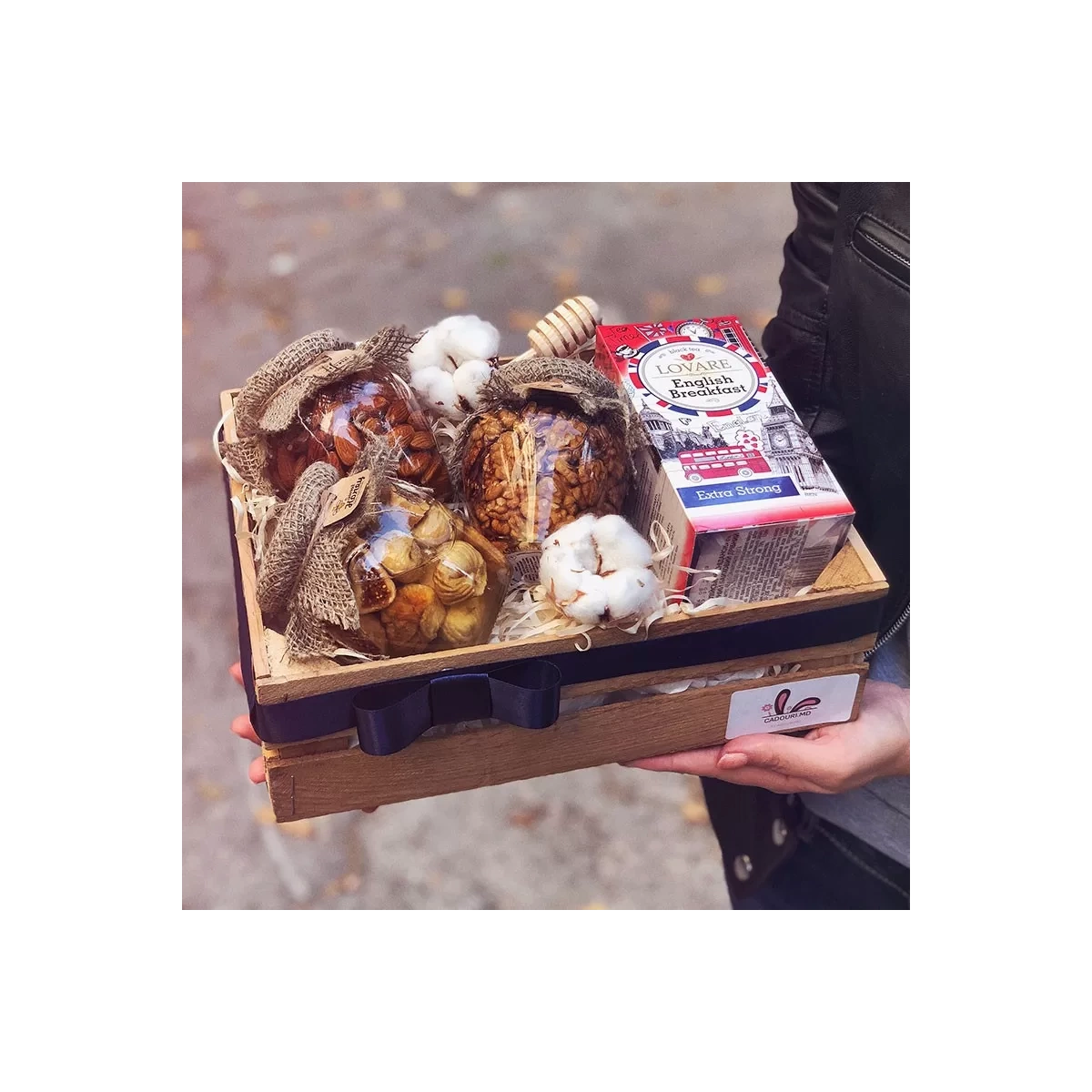 Gift box with tea and honey photo