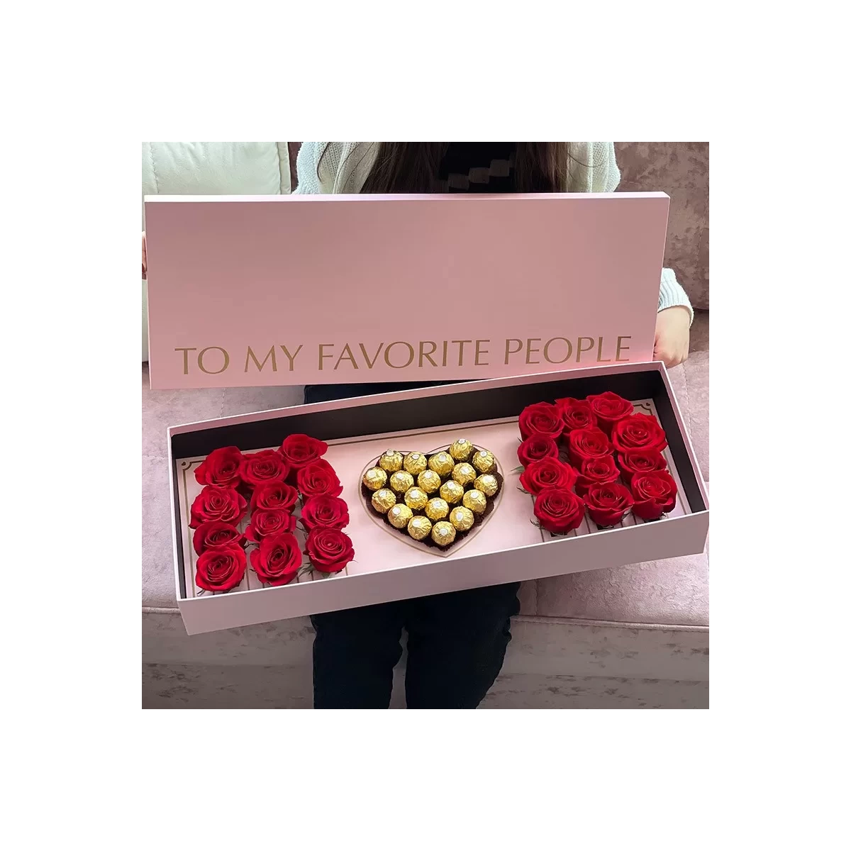 Box with Roses "MOM"