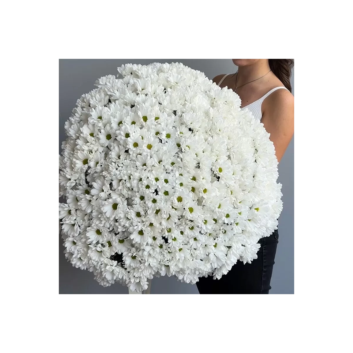 75 White Сhrysanthemums