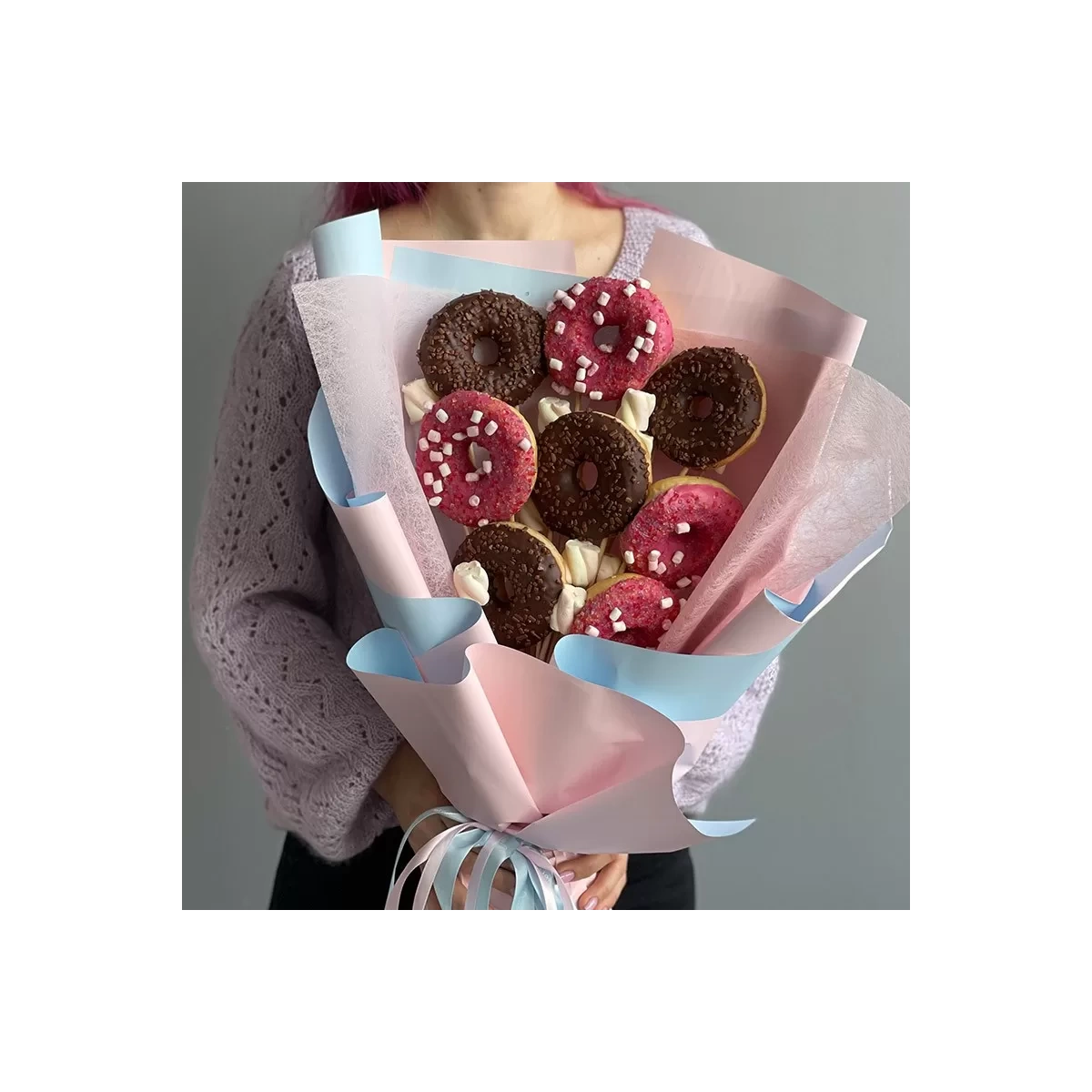 Buy tasty bouquet of donuts with delivery Chisinau, Moldova