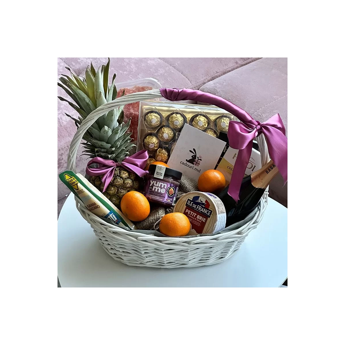 Buy a basket with honey and fruits with delivery Chisinau, Moldova