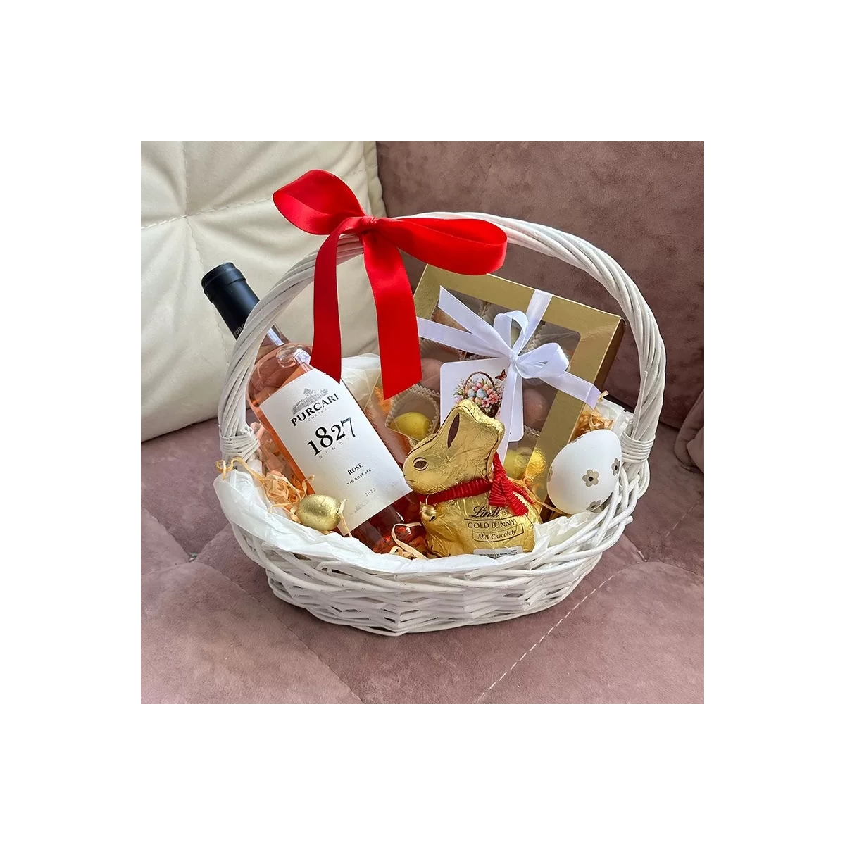 Coș cadou "Povestea de Paște"