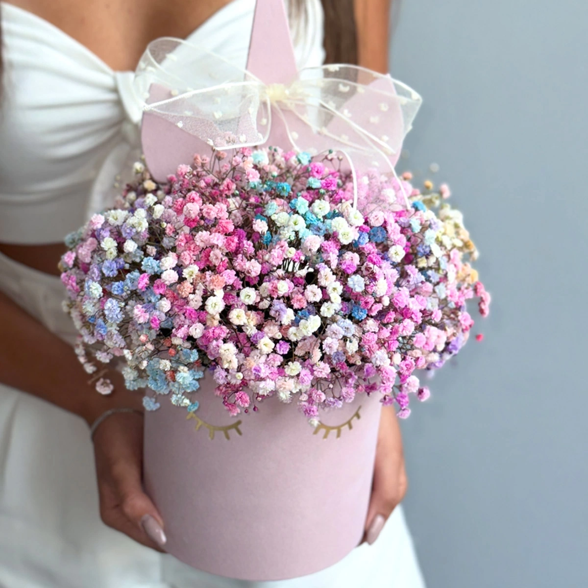 Buy gypsophila in a unicorn box with delivery in Chisinau, Moldova