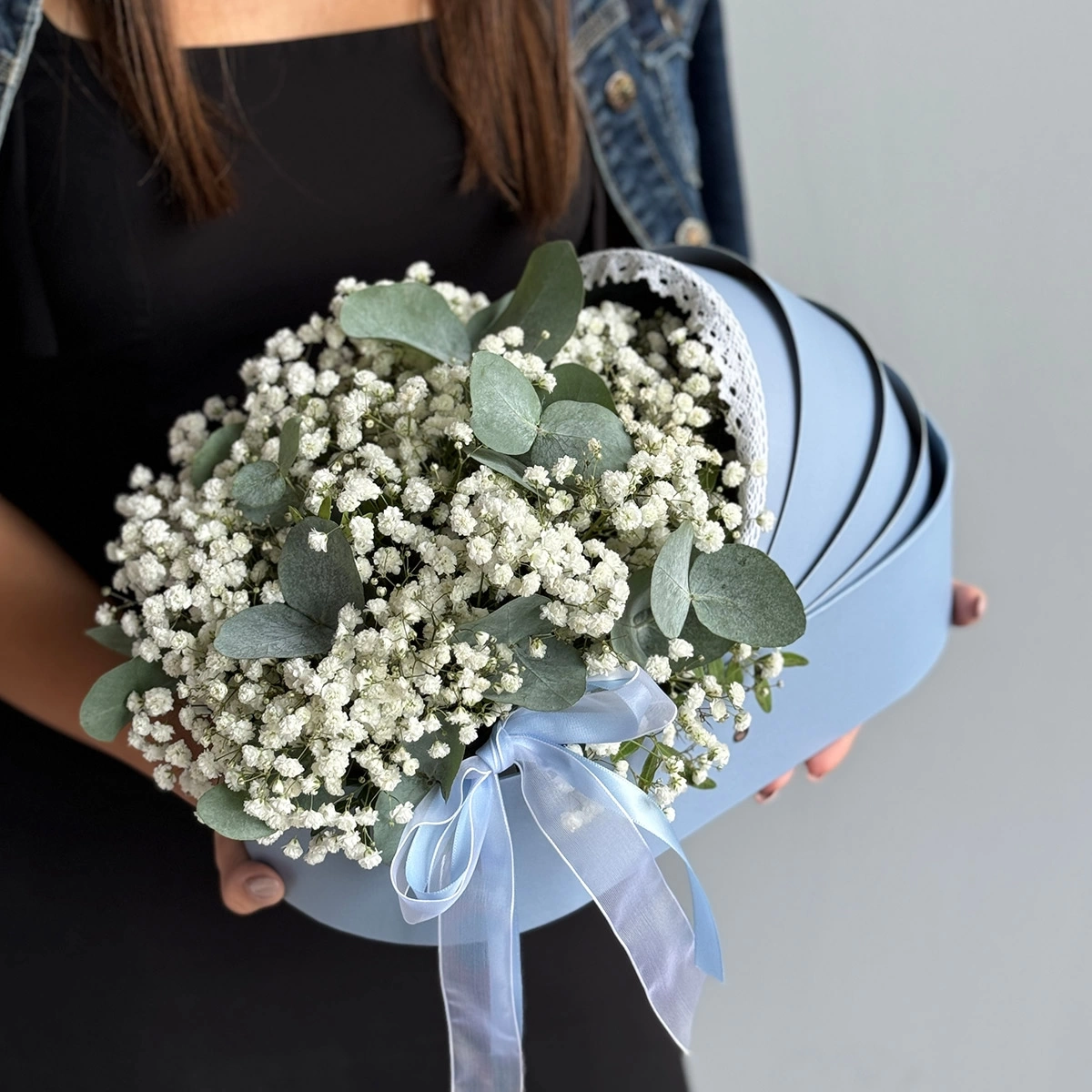 Flower Box "Cradle with Gypsophila"