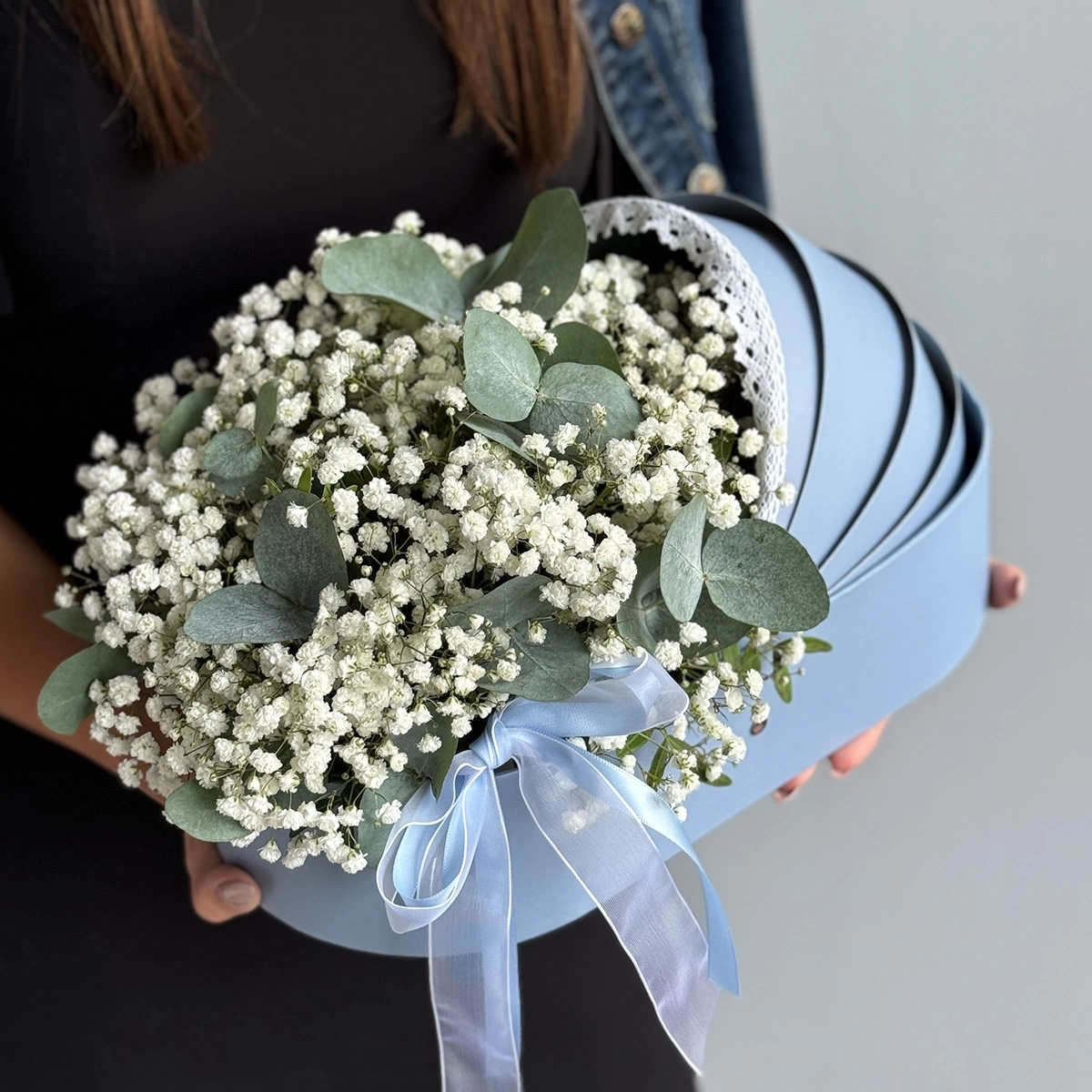 Flower Box "Cradle with Gypsophila"