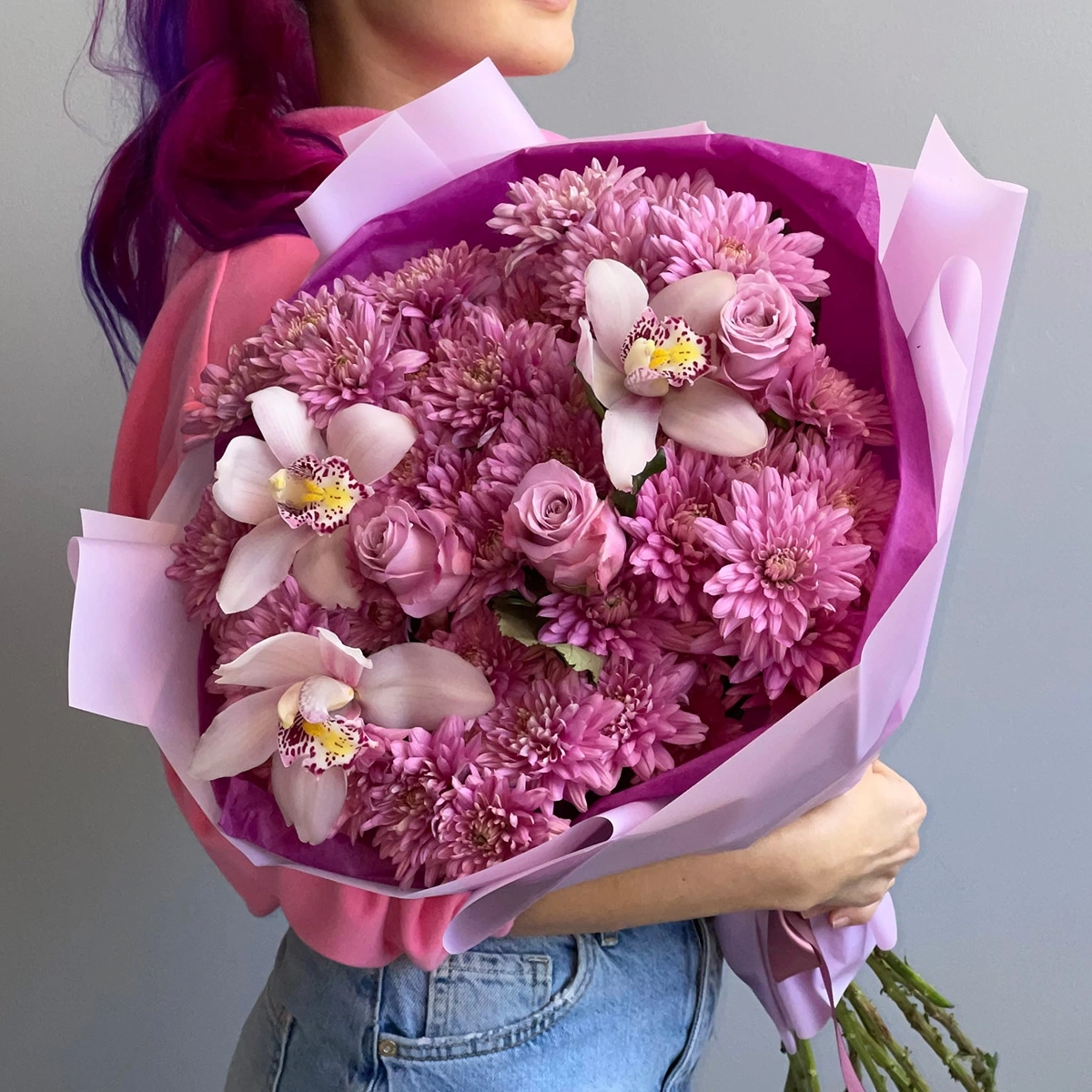 Buy beautiful bouquet of chrysanthemums with delivery Chisinau, Moldova