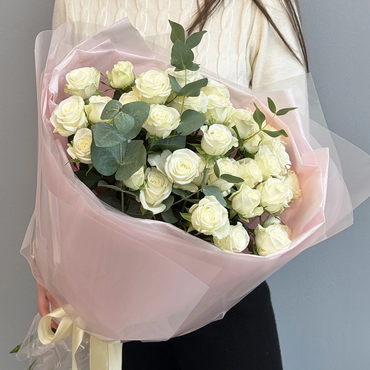 9 White Spray Roses