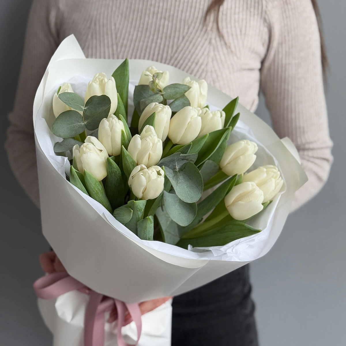 15 White Tulips