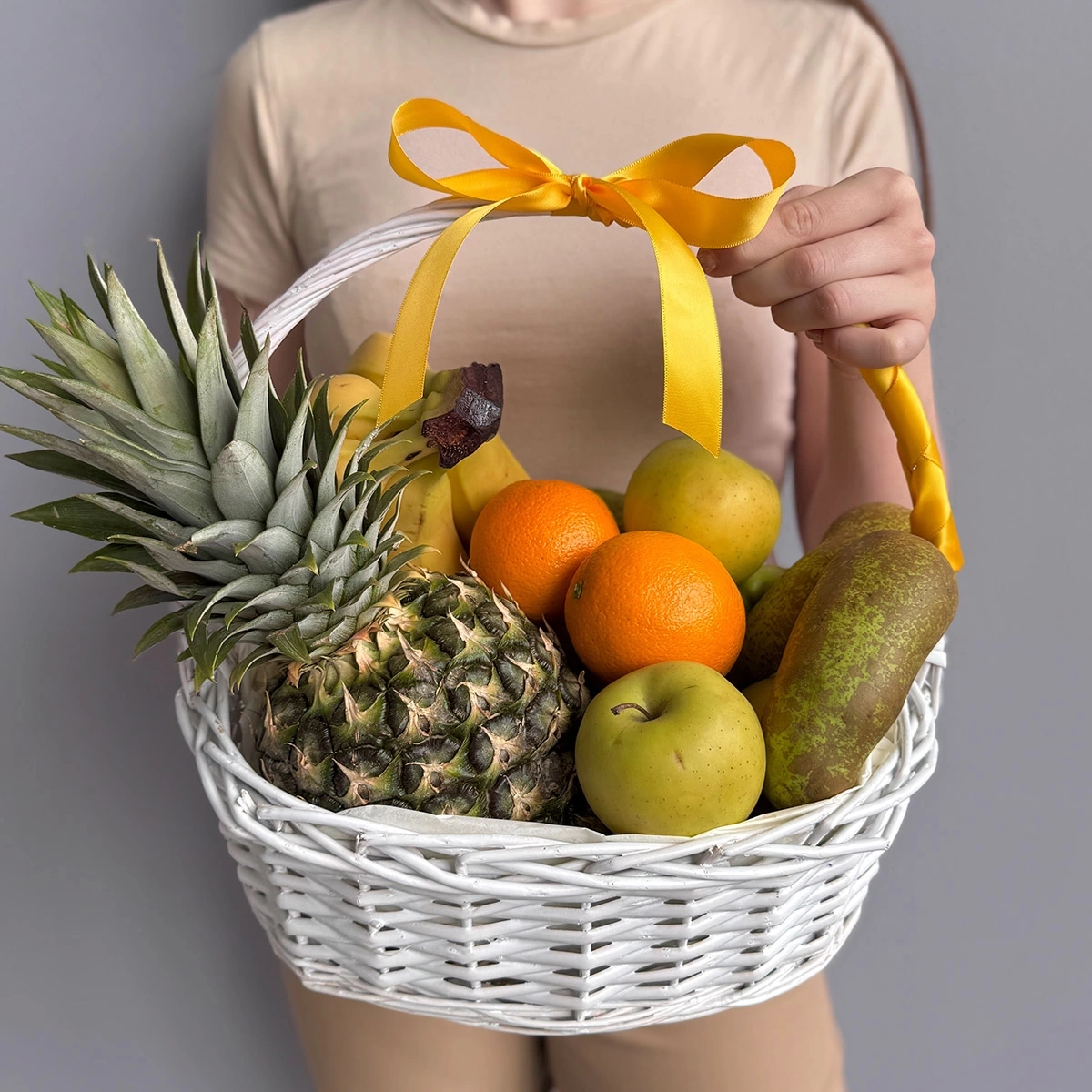 Buy fruit basket with delivery Chisinau, Moldova