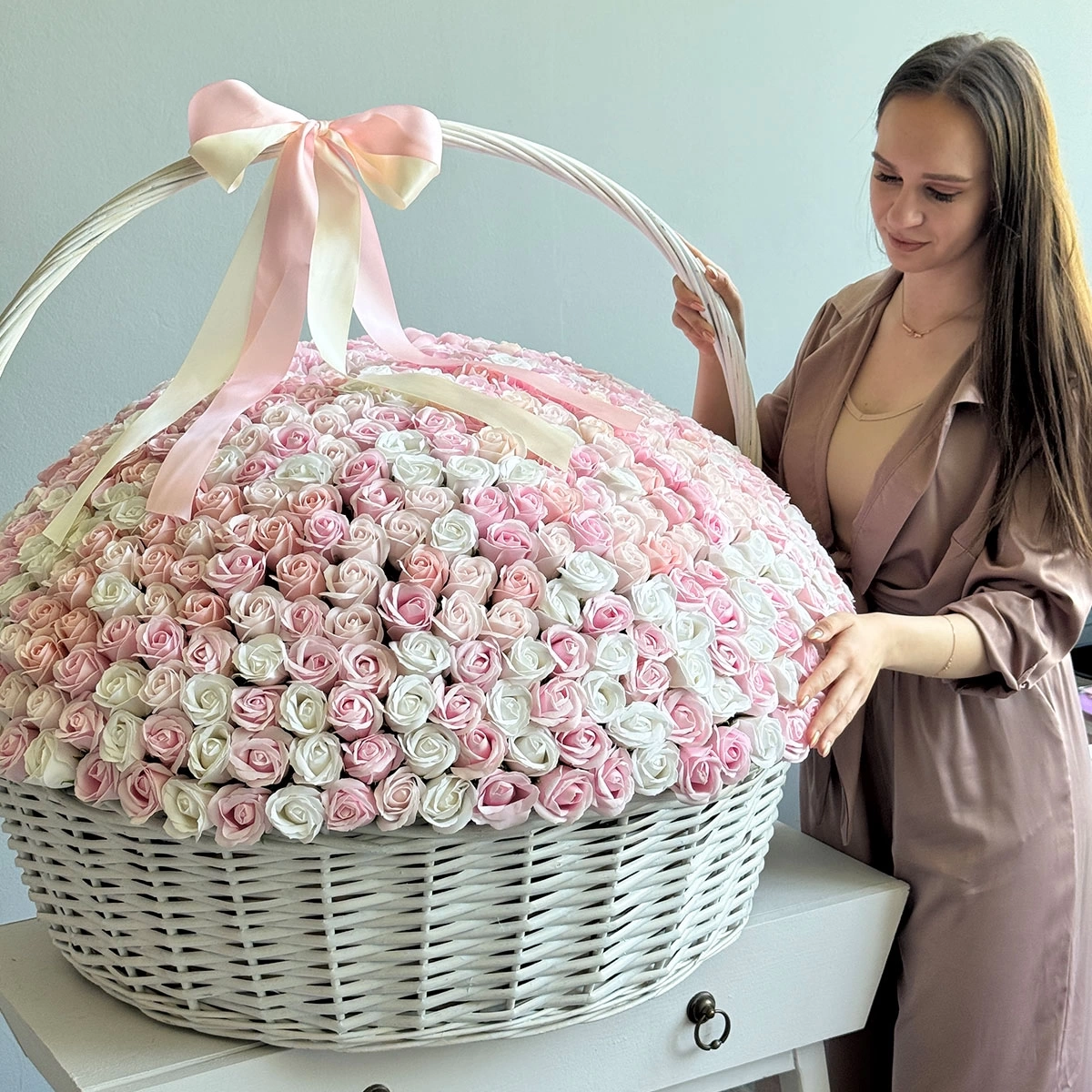 Купить Огромная Корзина из Мыльных Роз с доставкой Кишинев, Молдова - Cadouri.md