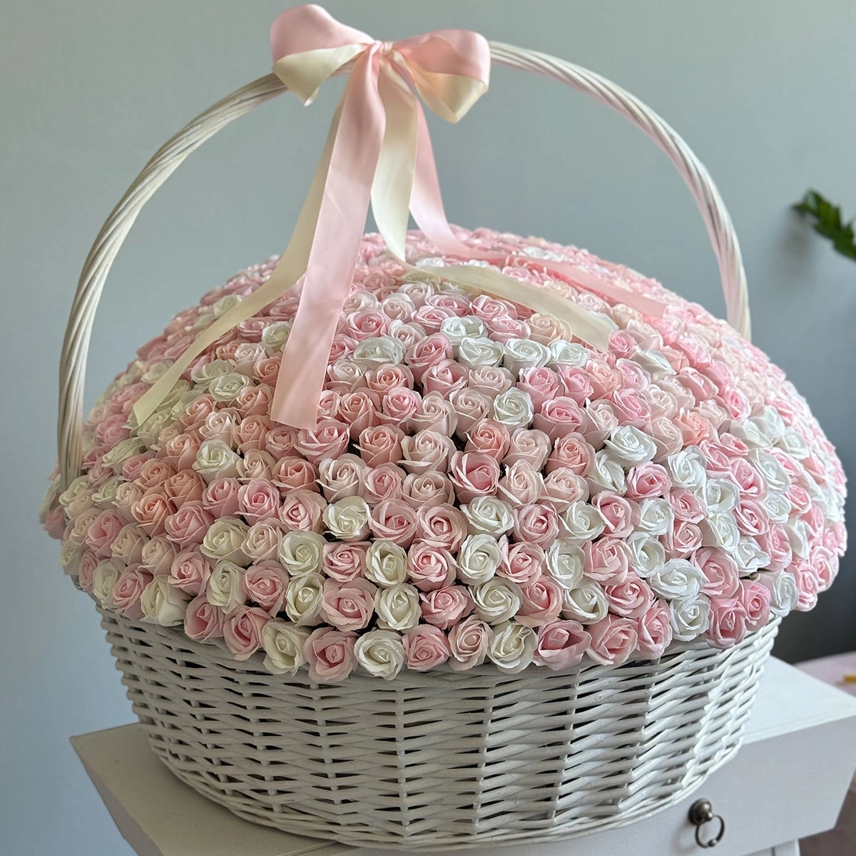 Купить Огромная Корзина из Мыльных Роз с доставкой Кишинев, Молдова - Cadouri.md