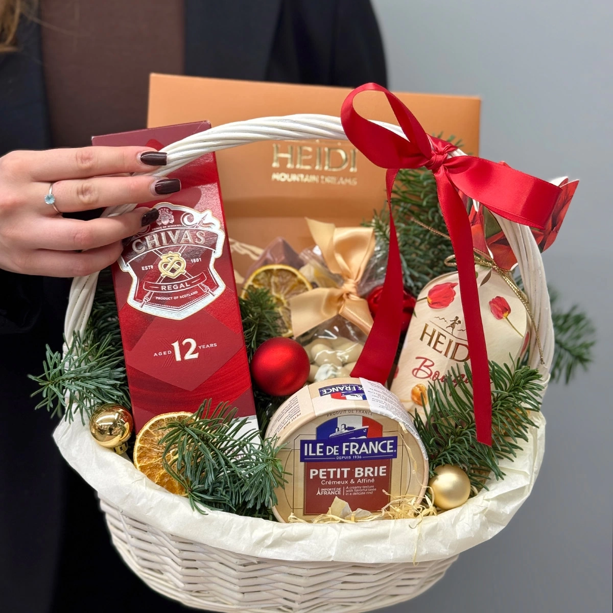 Корзина "Рубиновый Лорд"