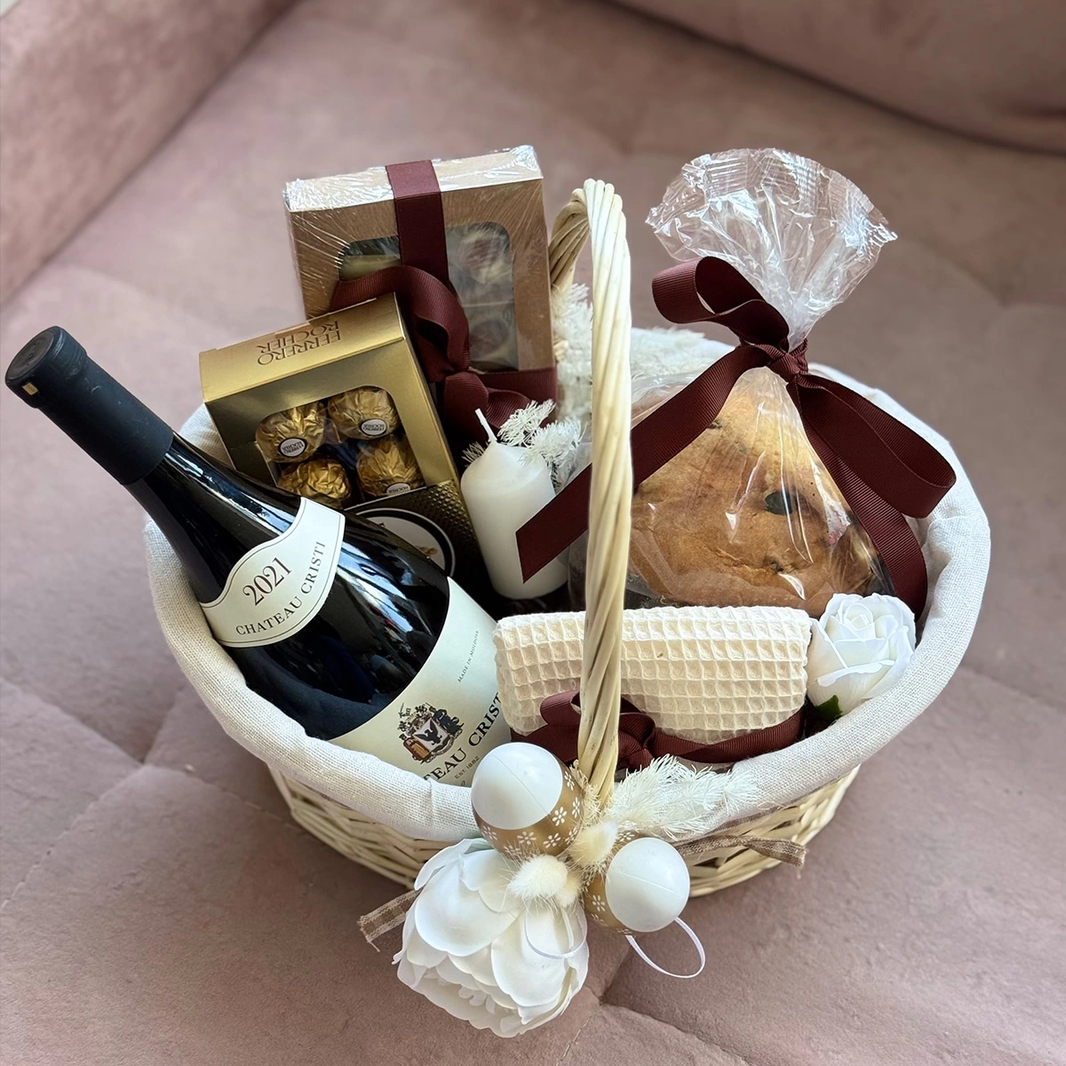 Basket "Chocolate Easter Cake"