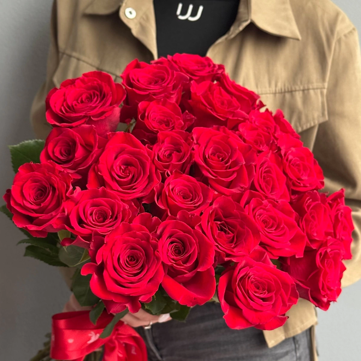 25 Red Roses 40-50 cm