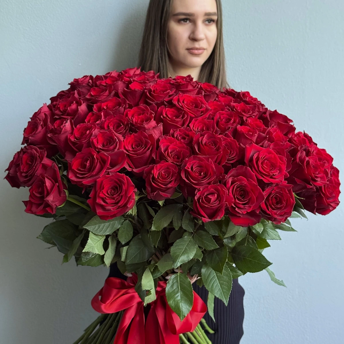 Cumpără 101 trandafiri roșii 60 cm cu livrare în Chișinău, Moldova - Cadouri.md