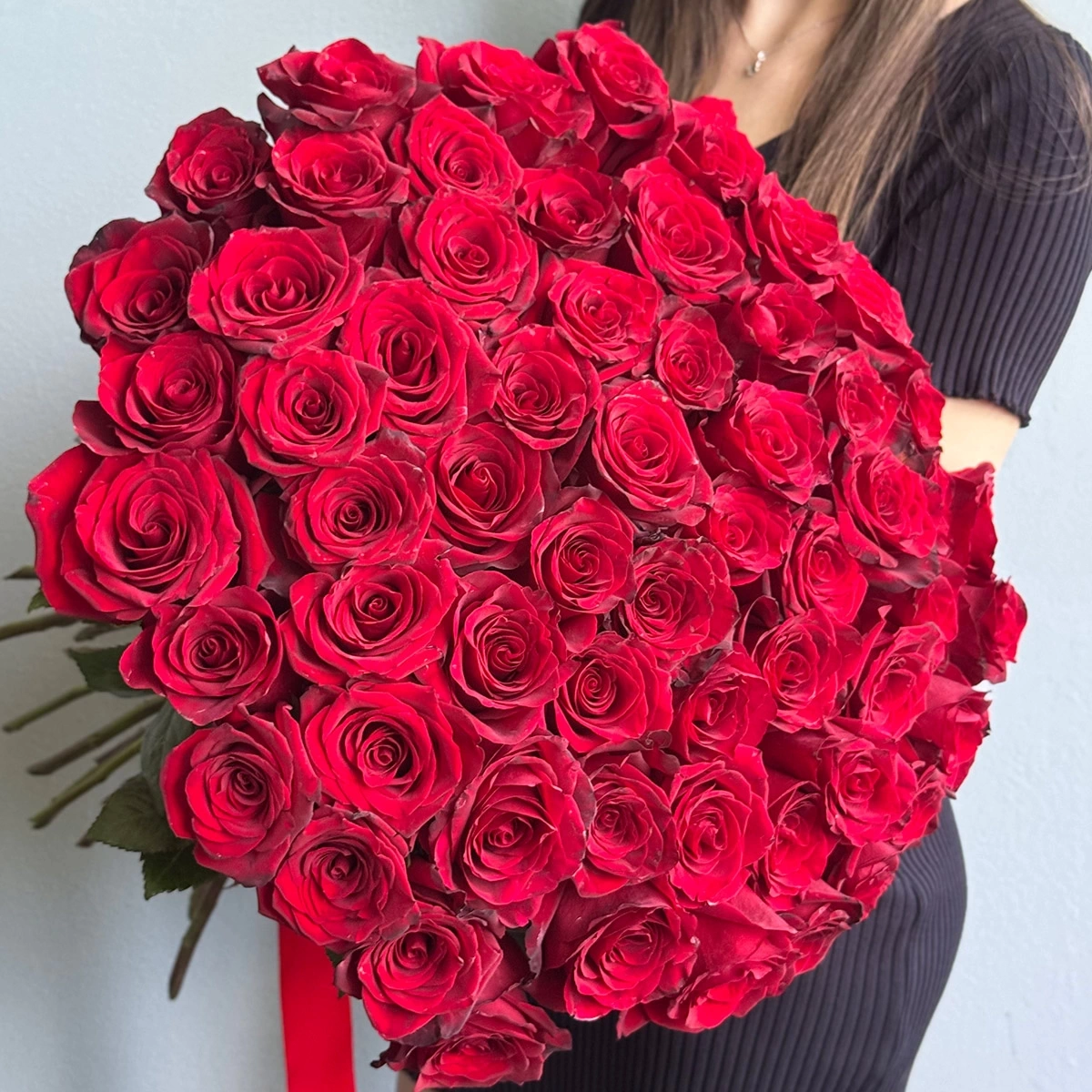 Cumpără buchet 101 Trandafiri Roșii 30-40 cm cu livrare în Chișinău, Moldova - Cadouri.md