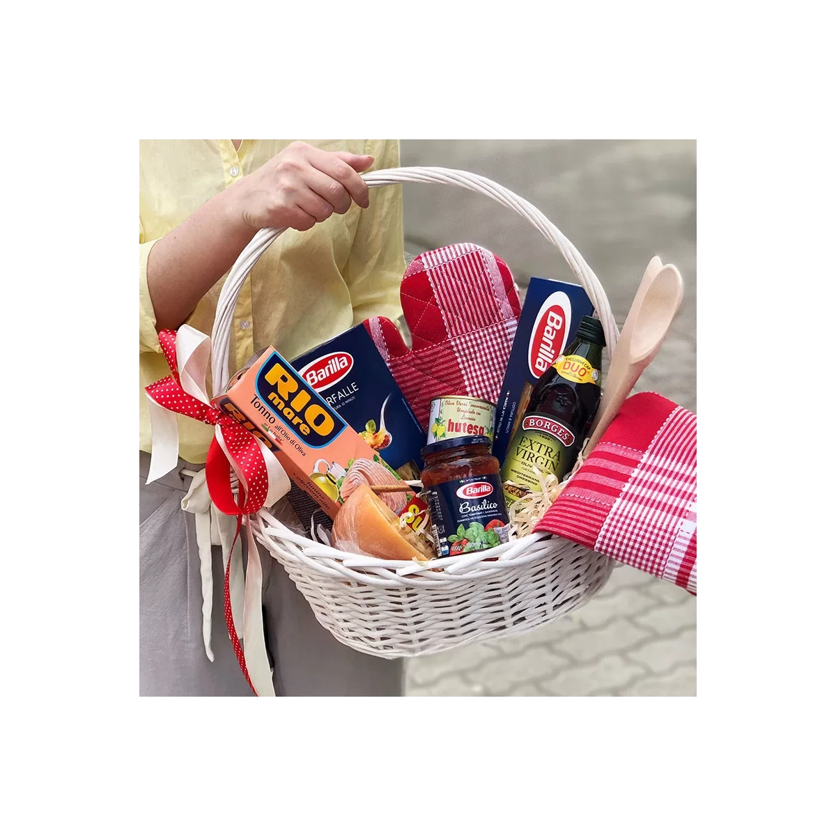 Barilla pasta basket photo