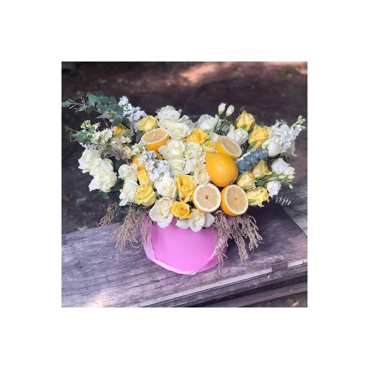 Flowers in a box "Lemon Scherbet"
